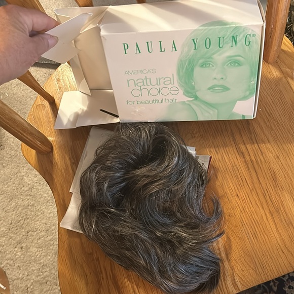 Paula Young Blonde Wig Style A8026 CARLY -A 44 ASH Brunette Colored Short Style - Picture 4 of 11